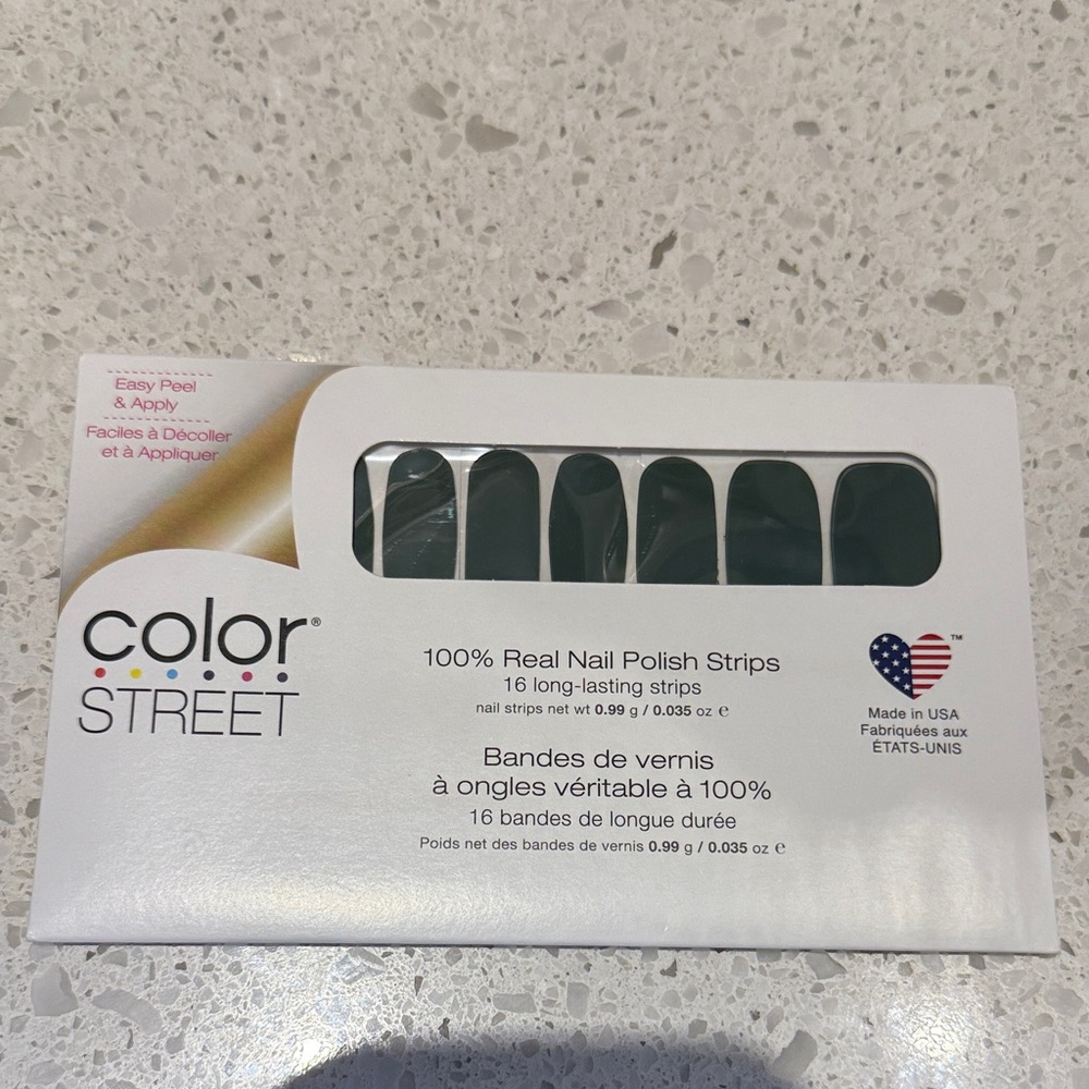 Color Street Nail Strips in She’s a Trooper